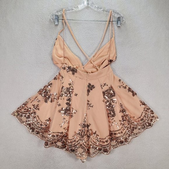 Showpo Boys Lining Up Play Suit Pink Floral Rose Gold Sequin V Neck Club Romper - Picture 15 of 16